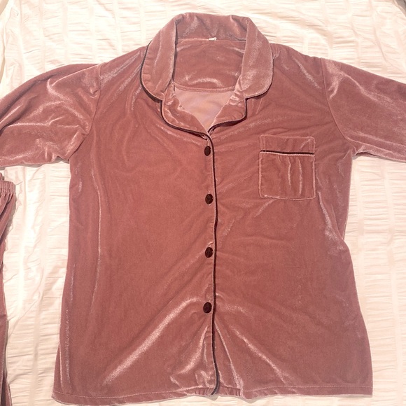 SHEIN Pink Velour Pajama Set - Picture 4 of 4